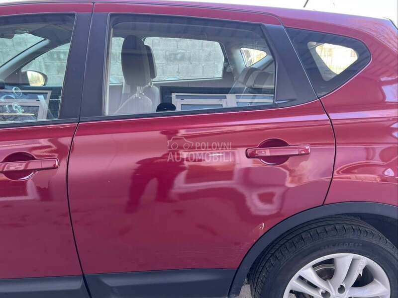 Vrata zadnja leva bordo za Nissan Qashqai od 2006. do 2013. god.