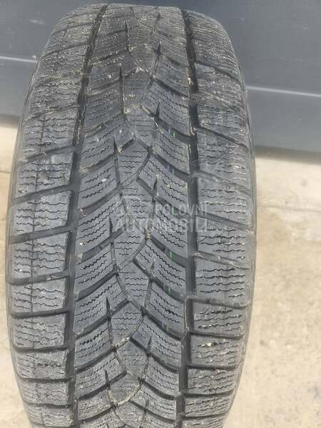 Goodyear 235/65 R17 Zimska