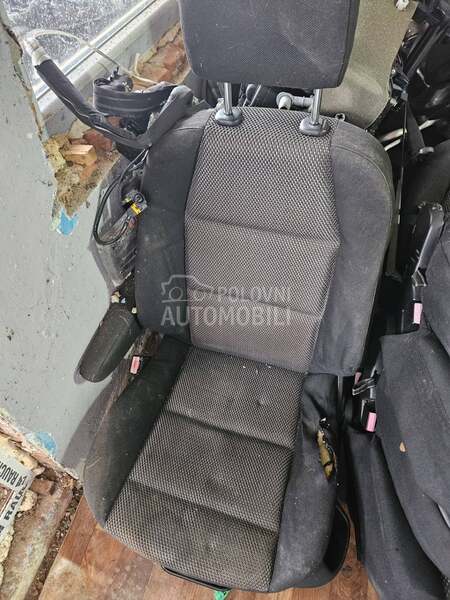 Sedista 307 sw restajling za Peugeot 307 od 2004. do 2007. god.