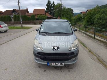 Peugeot 1007 1.6 (može zamena), 2.200 €, 2006. Hečbek, Benzin | 1587 cm3, 255.442 km, 80kW (109 KS), Automatski / poluautomatski, 2/3 vrata, 4 sedišta, Čačak