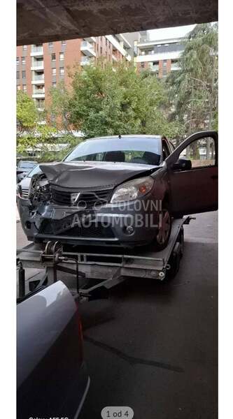 Motor sa  papirima za Dacia Sandero
