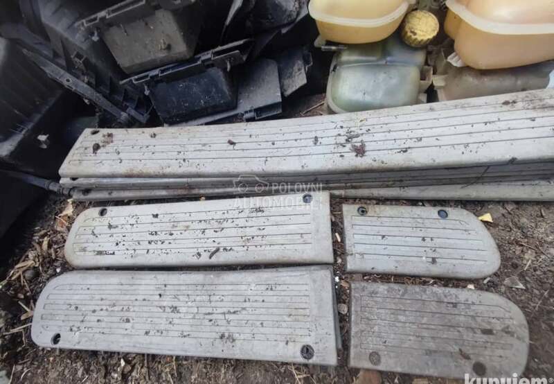 Lajsne na vratima za Renault R 4