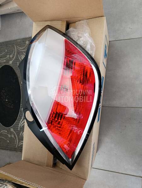 desno stop svetlo za Opel Astra H od 2004. do 2010. god.