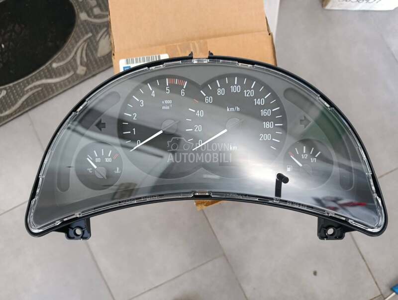 instrument sat za Opel Corsa C od 2001. do 2004. god.
