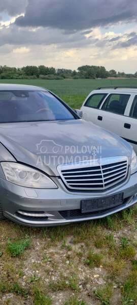 Maska W 221 Restyle za Mercedes Benz S 220, S 250, S 260 ... od 2009. do 2013. god.