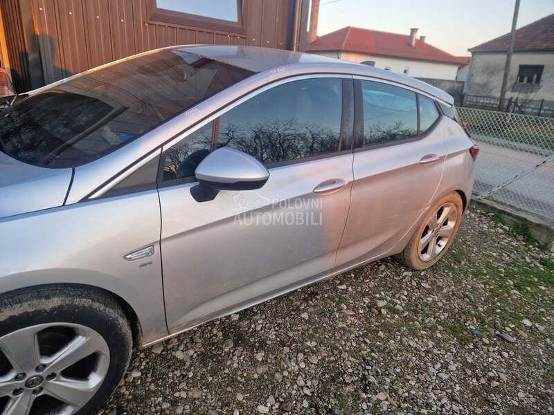 Vrata hedzbek 5v za Opel Astra K