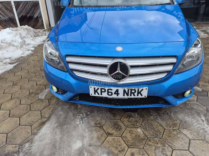 Maska Ukrasna W246 za Mercedes Benz B Klasa od 2011. do 2016. god.