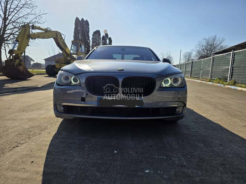 far levi/desni f01 za BMW Serija 7 od 2008. do 2015. god.