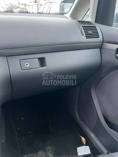 kaseta za Volkswagen Touran