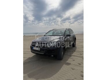 Volkswagen Touareg 3.0 TSI HYBRID (može zamena), 13.000 €, 2010. Džip/SUV, Hibridni pogon (benzin) | 2995 cm3, 320.000 km, 279kW (379 KS), Automatski / poluautomatski, 4/5 vrata, 5 sedišta, Užice