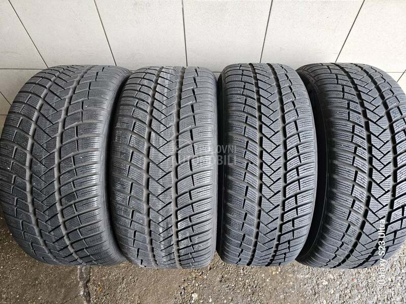 Vredestein 315/40 R21 Zimska