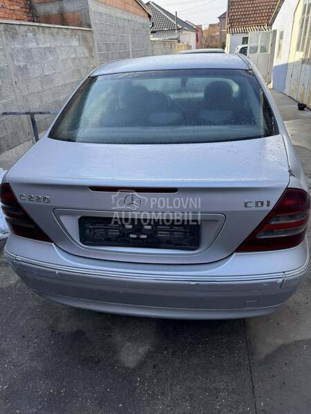 Stop lampa za Mercedes Benz C 180, C 200, C 220 ... od 2001. do 2007. god.