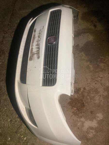 beli prednji branik za Fiat Grande Punto od 2005. do 2011. god.