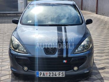 Peugeot 307 1.6, 2.800 €, 2005. Hečbek, Benzin | 1587 cm3, 297.000 km, 80kW (109 KS), Manuelni 5 brzina, 4/5 vrata, 5 sedišta, Pančevo