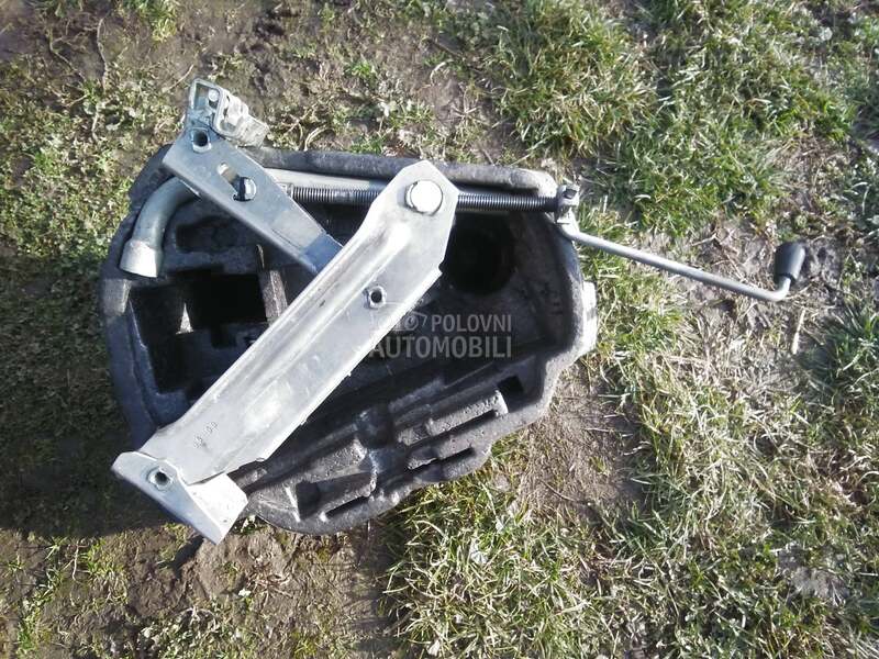 Dizalica kljuc kuka za Volkswagen Golf 4
