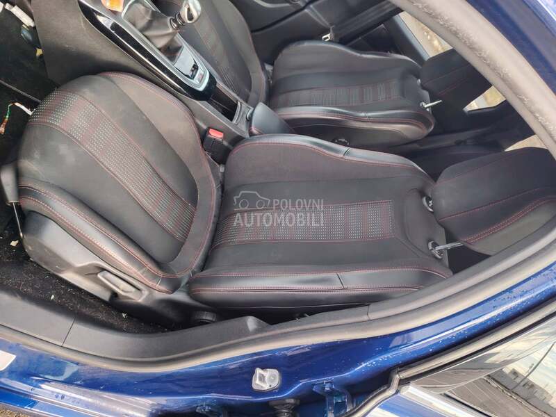 Enterijer za Peugeot 308 od 2014. do 2021. god.