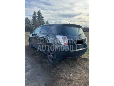 Toyota Verso D-CAT, 6.000 €, 2010. Monovolumen (MiniVan), Dizel | 2231 cm3, 222.222 km, 130kW (177 KS), Manuelni 6 brzina, 4/5 vrata, 5 sedišta, Beograd