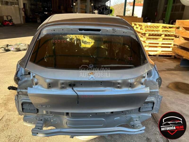 HAUBA ZADNJA za Peugeot 208