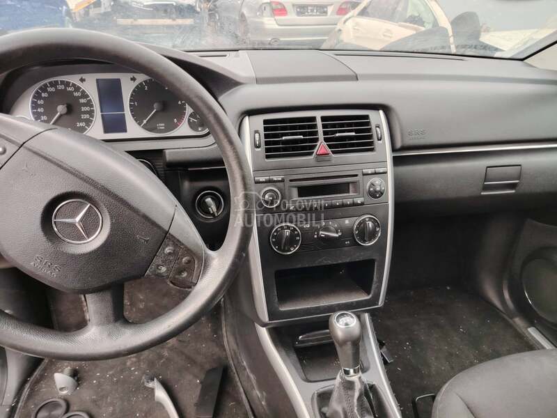 Instrument tabla za Mercedes Benz B 150, B 170, B 180 ... od 2005. do 2011. god.
