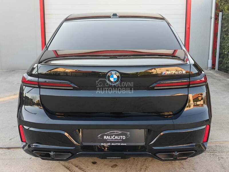 BMW M760E 2025 photo 5