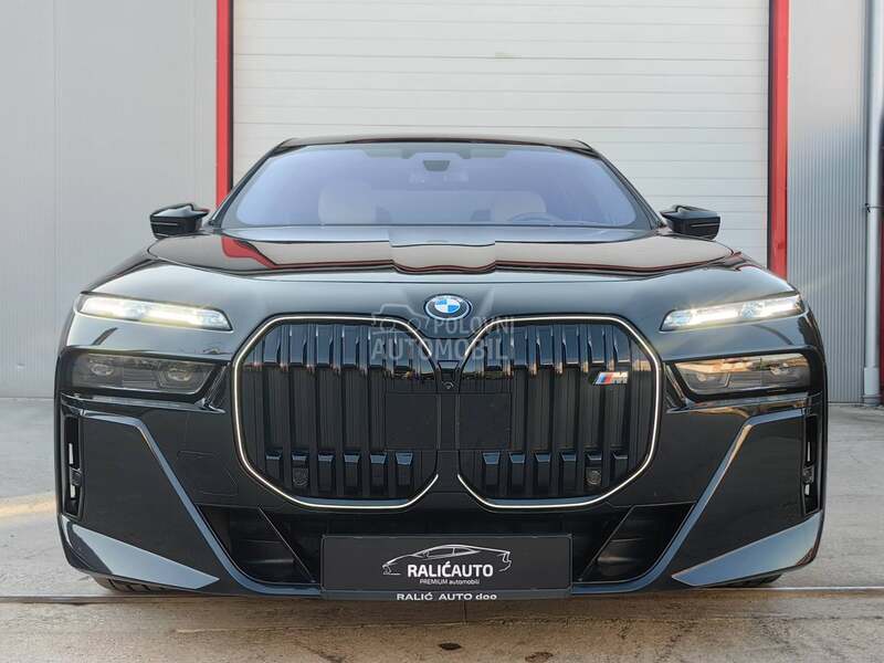 BMW M760E 2025 photo 4