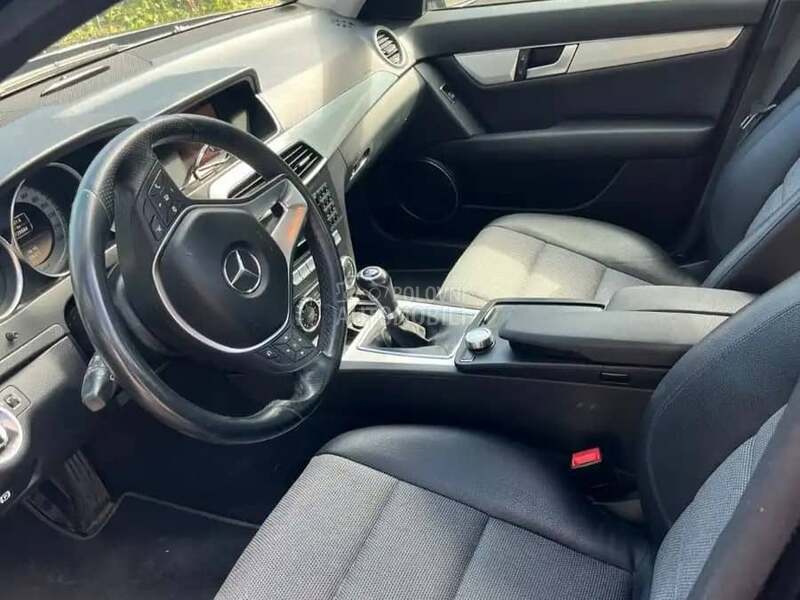 Enterijer za Mercedes Benz C 180, C 200, C 220 ... od 2007. do 2014. god.