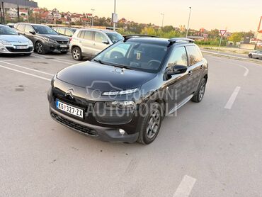 Citroen C4 Cactus PROVERENA KM, 7.999 €, 2016. Hečbek, Benzin | 1199 cm3, 119.000 km, 60kW (82 KS), Manuelni 5 brzina, 4/5 vrata, 5 sedišta, Kragujevac