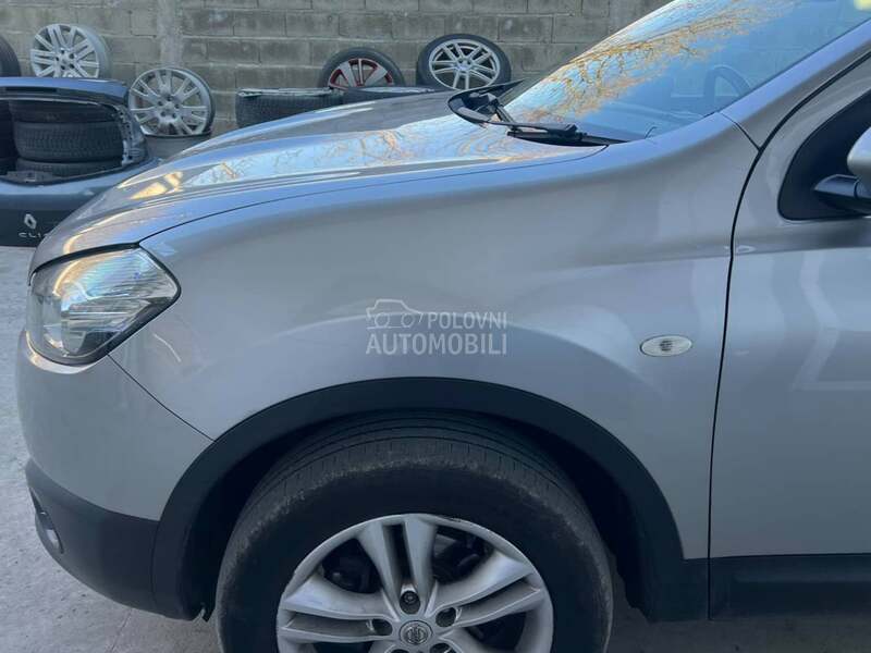 Krilo levo sivo KYOG za Nissan Qashqai od 2006. do 2013. god.