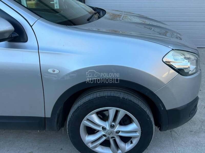 Krilo desno sivo KYOG za Nissan Qashqai od 2006. do 2013. god.
