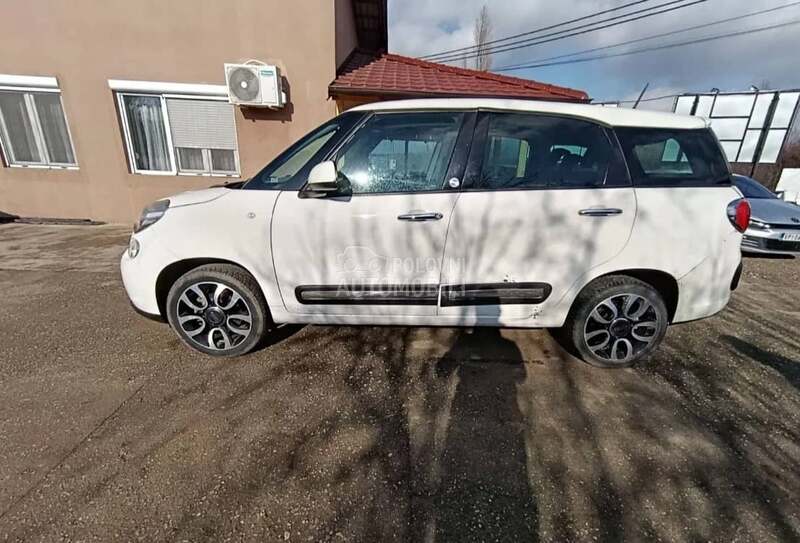 Fiat 500L -  kompletan auto u delovima