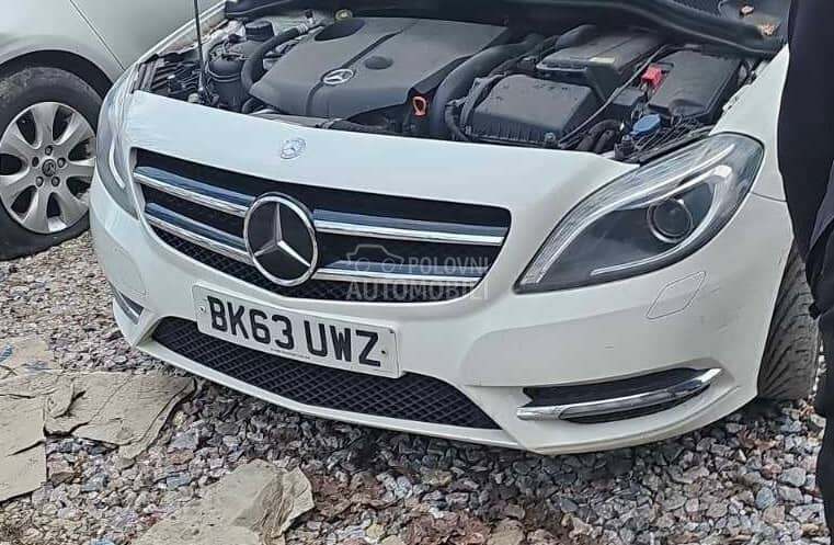 Branik w246 za Mercedes Benz B Klasa, B 150, B 160 ... od 2012. do 2015. god.