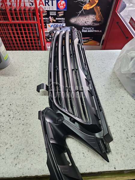 Nosac maske ukrasne za Peugeot 308
