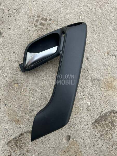 Rucica tapacira levih vrata za Volkswagen Polo od 2009. do 2014. god.