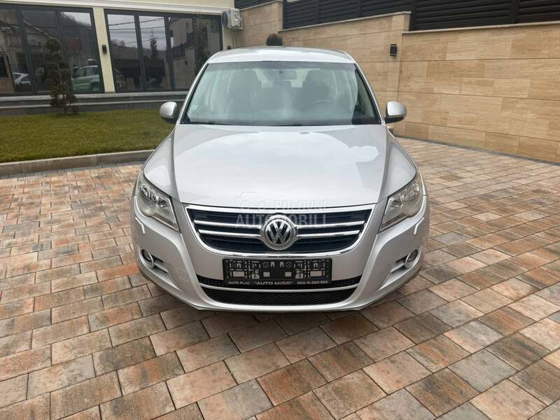 Volkswagen Tiguan 2009 photo 2