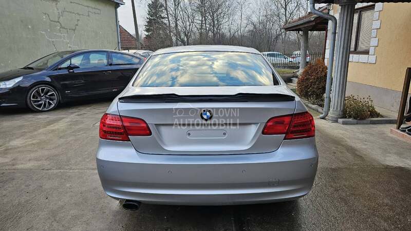 Branik zadnji za BMW 316, 318, 320 ... od 2009. do 2012. god.