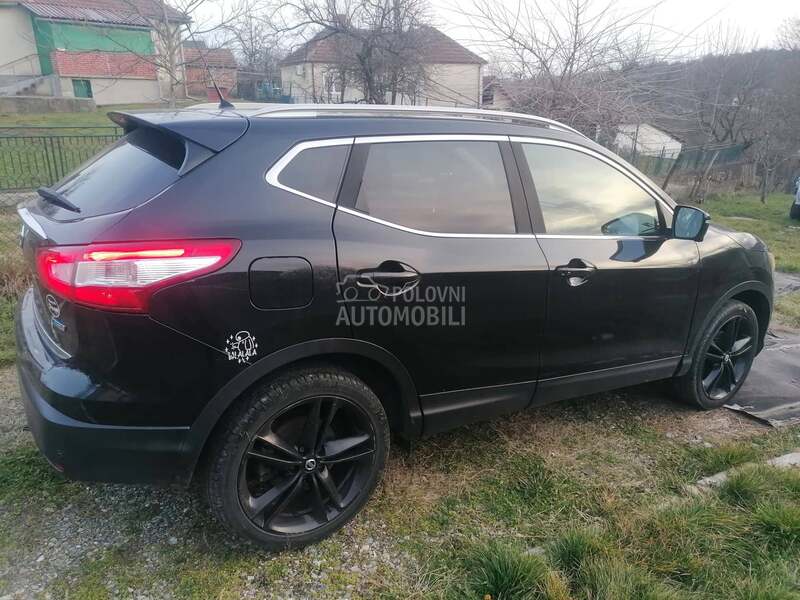 Nissan Qashqai 2015. god. -  kompletan auto u delovima