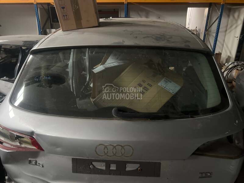 stakla vozacevo suvozacevo za Audi Q5