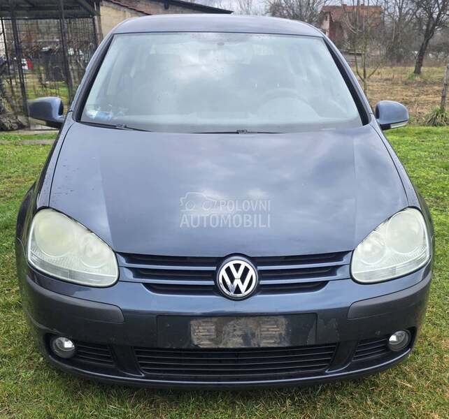 Volkswagen Golf 5 -  kompletan auto u delovima