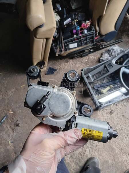 zadnji motoric brisaca za Audi A6