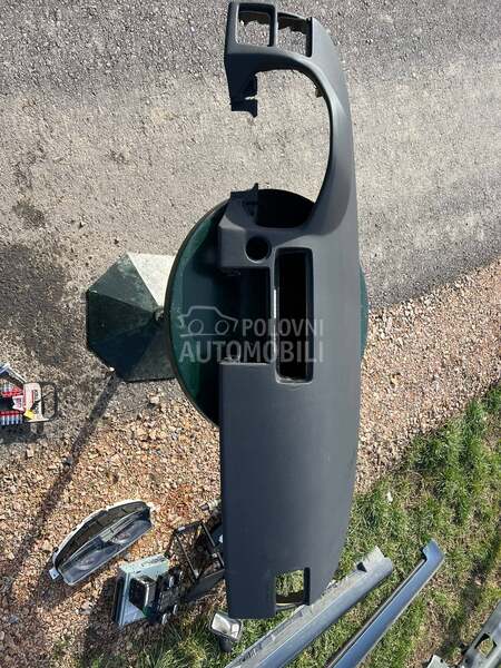 Instrument tabla sa airbagom za Volvo V50 od 2004. do 2012. god.