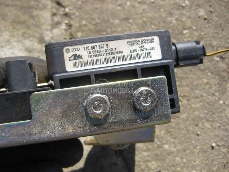 Senzor bocnog udara za air beg za Volkswagen Golf 4 od 1997. do 2004. god.