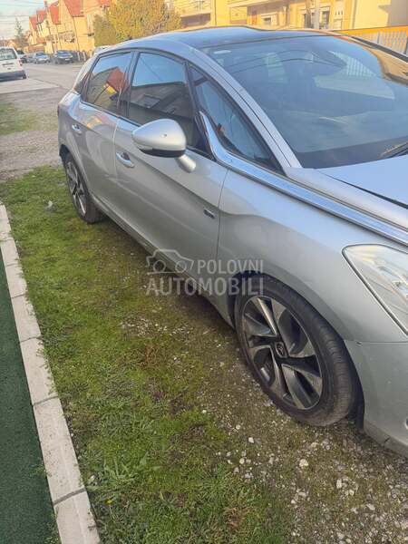 BRANIK FAR HAUBA KRILO za Citroen DS5 od 2012. do 2018. god.