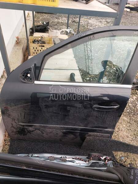 prednja leva vrata za Mercedes Benz ML Klasa od 2005. do 2011. god.
