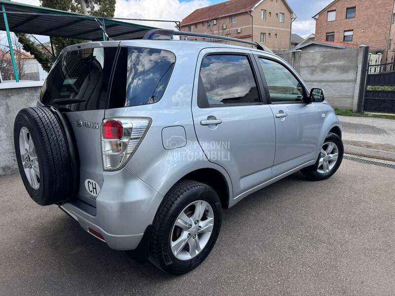 Daihatsu Terios 2010 photo 2
