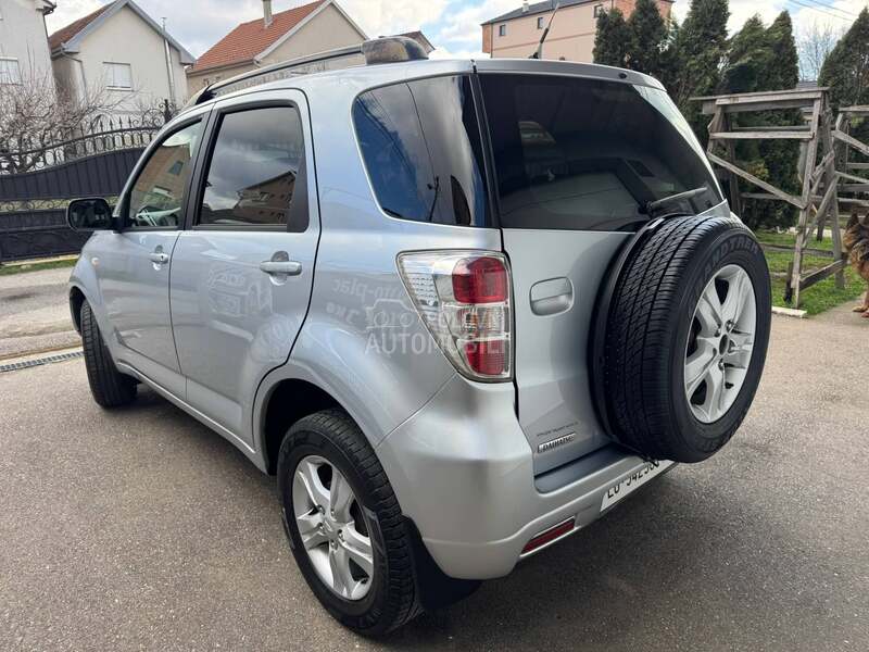 Daihatsu Terios 2010 photo 3