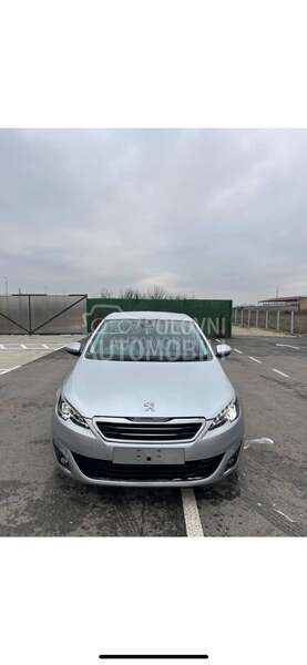 Prednji branik za Peugeot 308 od 2012. do 2017. god.