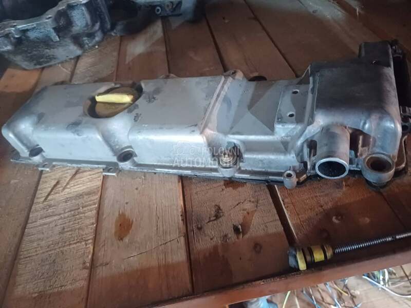 poklopac motora 2.0diz za Opel Astra G, Vectra B, Vectra C ...