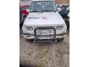 Daihatsu Feroza , 2.700 €, 1991. Džip/SUV, Benzin + Gas (TNG) | 1600 cm3, 200.000 km, 70kW (95 KS), Manuelni 5 brzina, 2/3 vrata, 5 sedišta, Kragujevac