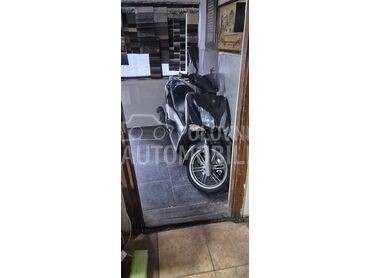 Yamaha x city, 1.850 €, 2009. , 250 cm3, 45.000 km, 15kW (20 KS), Scooter, Beograd