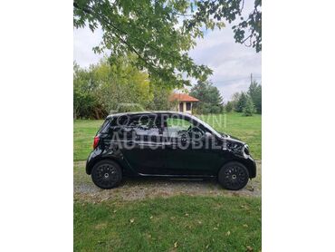 Smart ForFour EQ ForFour, 11.750 €, 2021. Hečbek, Električni pogon, 34.123 km, 41kW (56 KS), Automatski / poluautomatski, 4/5 vrata, 4 sedišta, UB